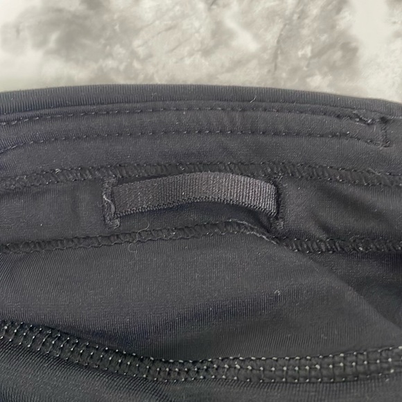 Lululemon Speed Up Low-rise shorts Size 4. - Picture 4 of 7